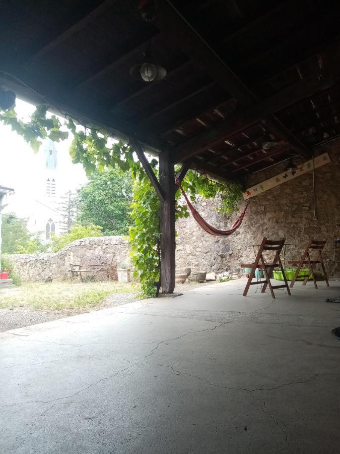 Charmant Gite Avec Parking Gratuit Sur Place. Davézieux Buitenkant foto