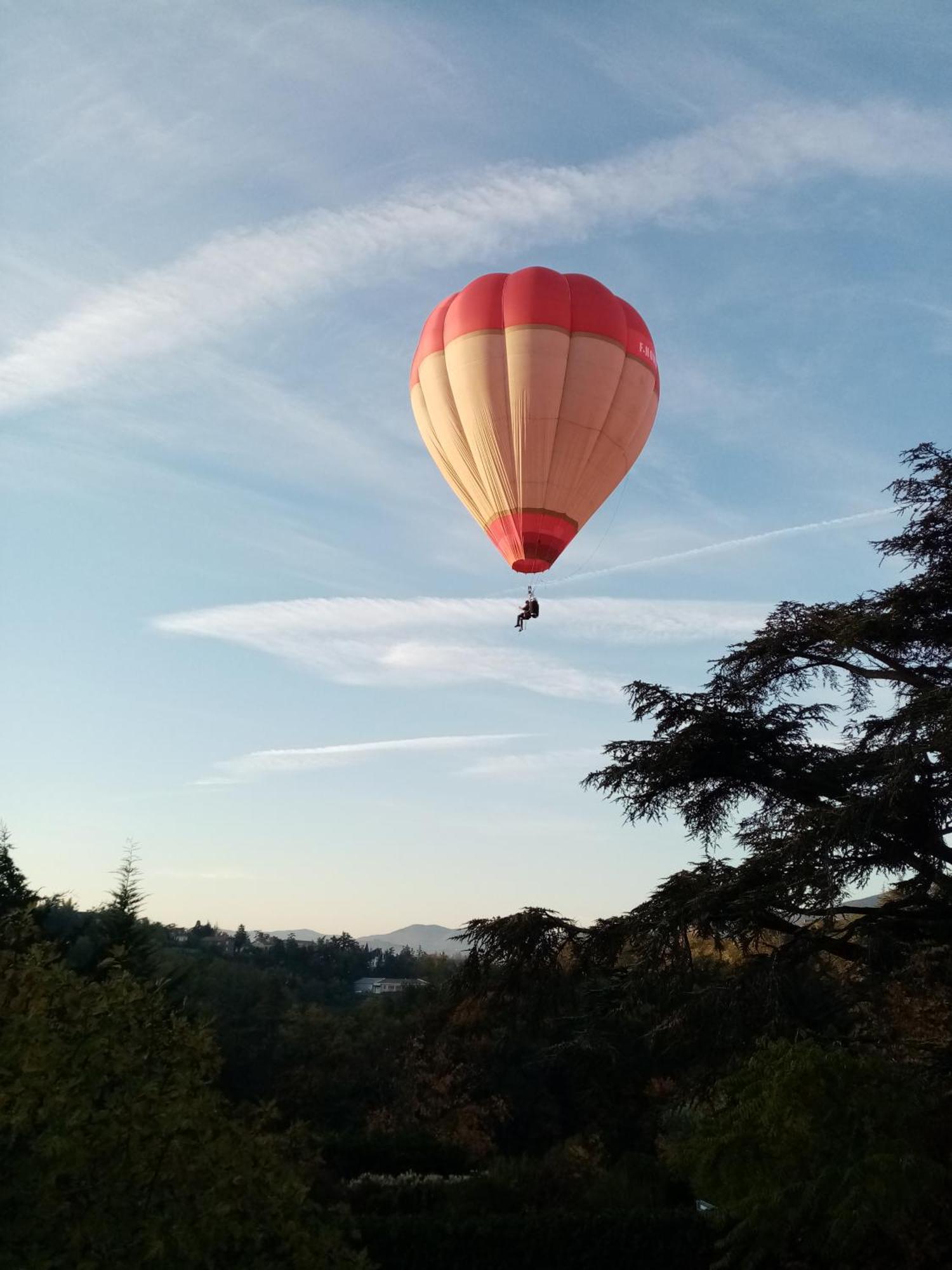 Charmant Gite Avec Parking Gratuit Sur Place. Davézieux Buitenkant foto